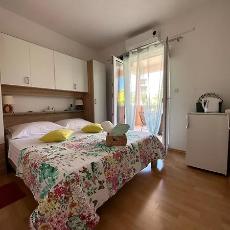 Marela Πανσιόν 3*