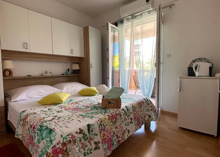 Marela Gostinjska kuća 3*